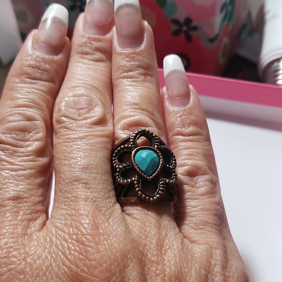 Antique Gold Turquoise Ring - Picture 2 of 3